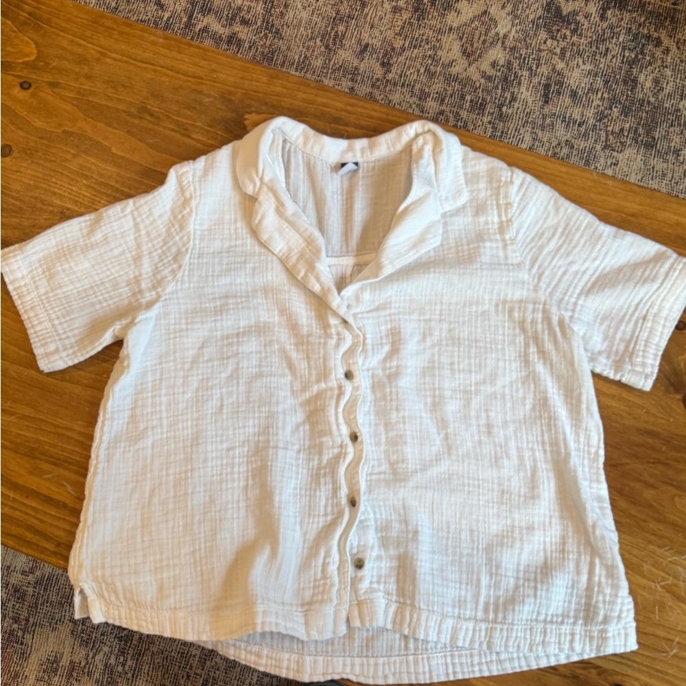 Women’s White Button-Up Shirt